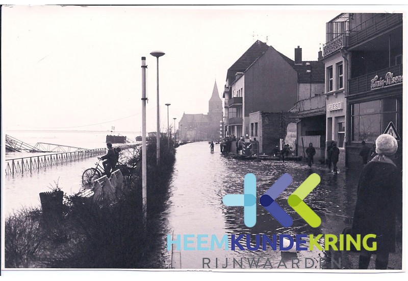 Emmerich 1969-1970 Hoogwater Rijn promenade(2)